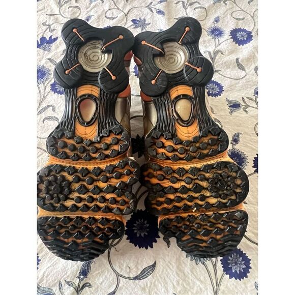 Nike Women’s Shox Orange and White Size 8- 39 - Picture 9 of 13